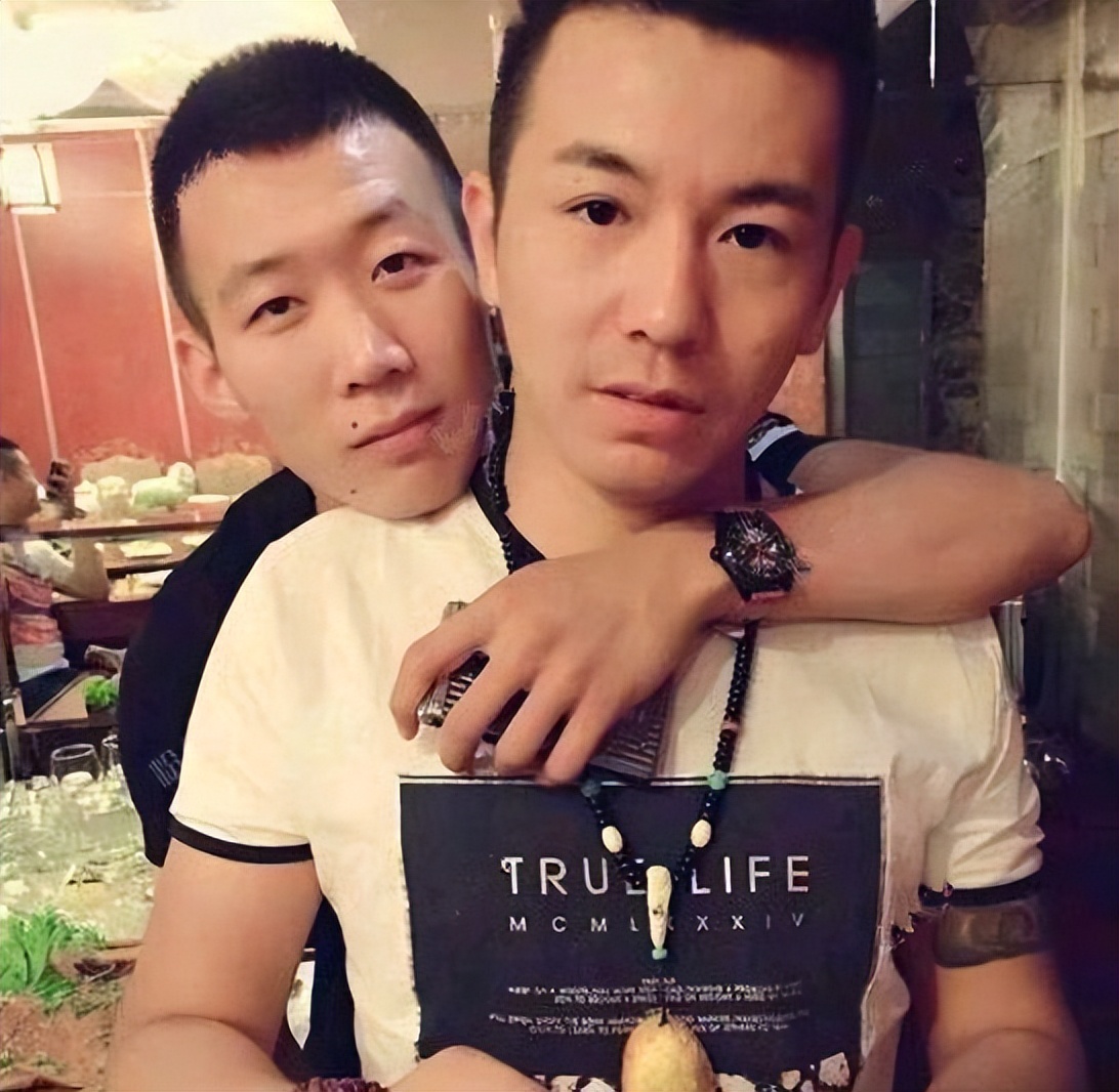 舞帝利哥和小白龙恩怨,舞帝老利和小白龙最新消息