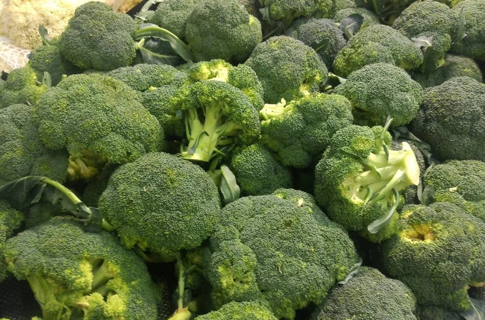 炒西兰花切记别焯水和直接炒,西兰花必须焯水才能炒