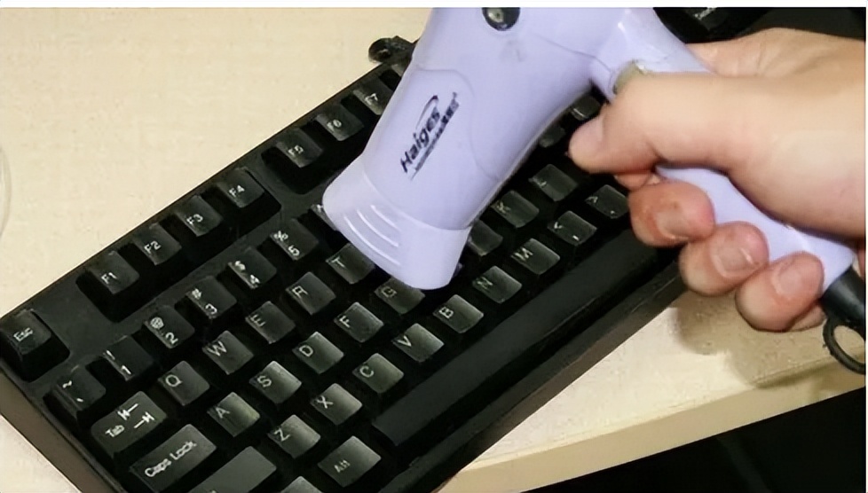 键盘进水怎么办小窍门,电脑键盘进水自动打字怎么办