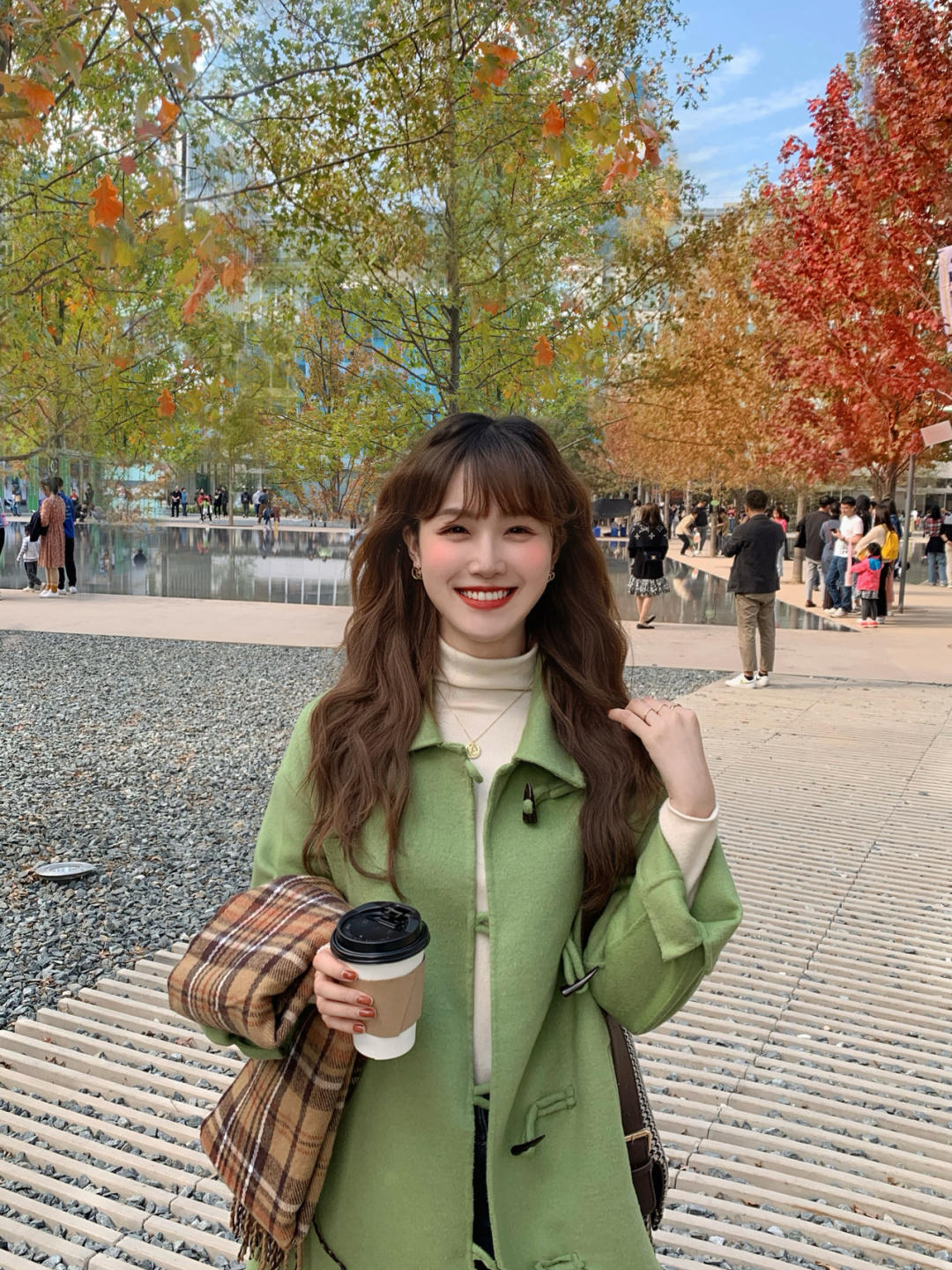 冬天穿什么大衣比较好看20岁,大衣穿搭怎么拍出韩剧女主的感觉