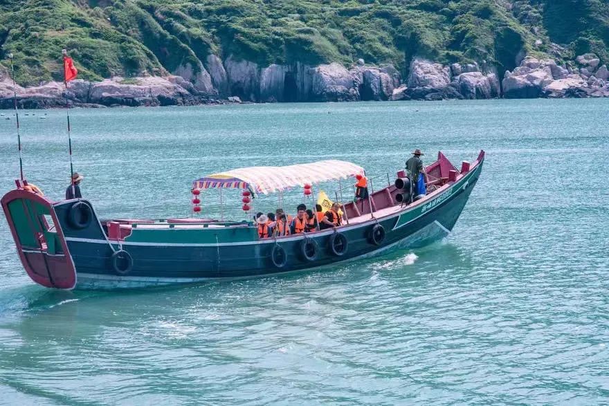 世界上被遗忘的小岛,大海中的神秘无人小岛