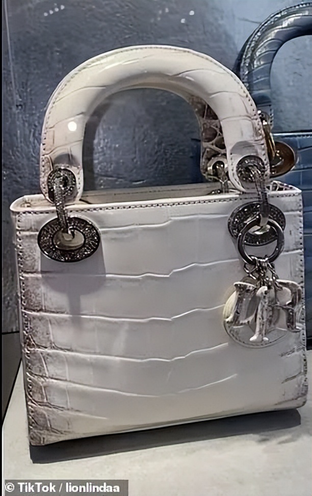 妻子吐槽丈夫太小气从不给零花钱,妻子吐槽丈夫太抠门完整版