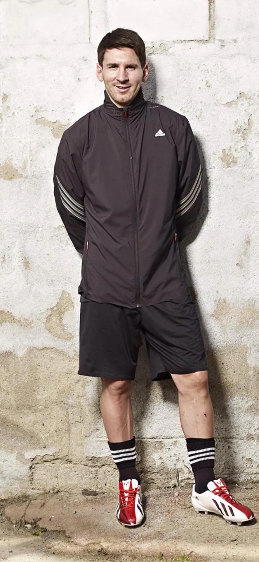 足球壁纸拼接多图,球星壁纸足球