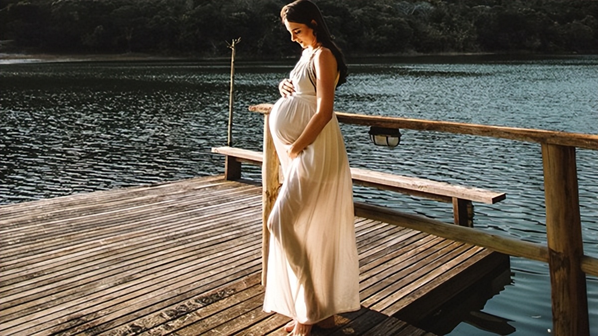 家政月嫂高姐,月嫂看电视