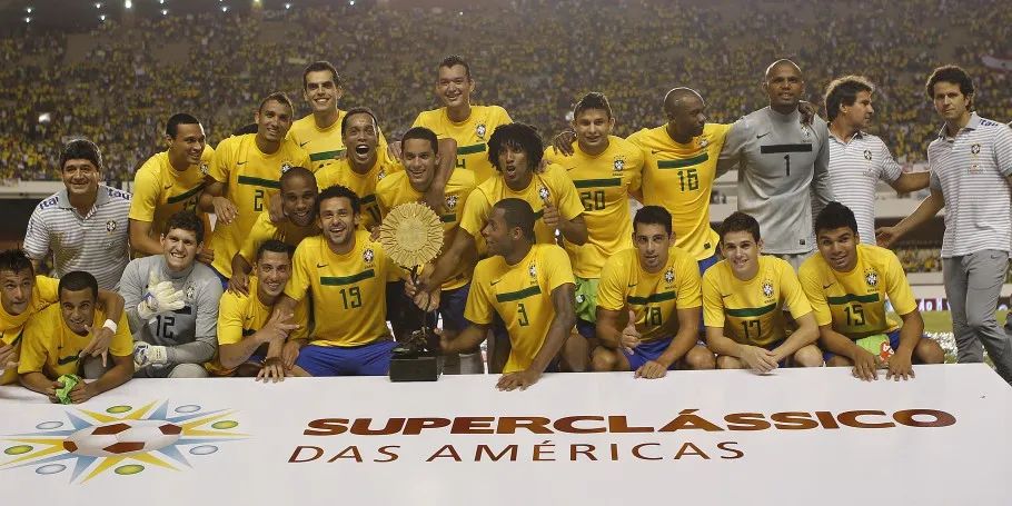 艾克森亚冠表现,艾克森登顶中超历史射手王