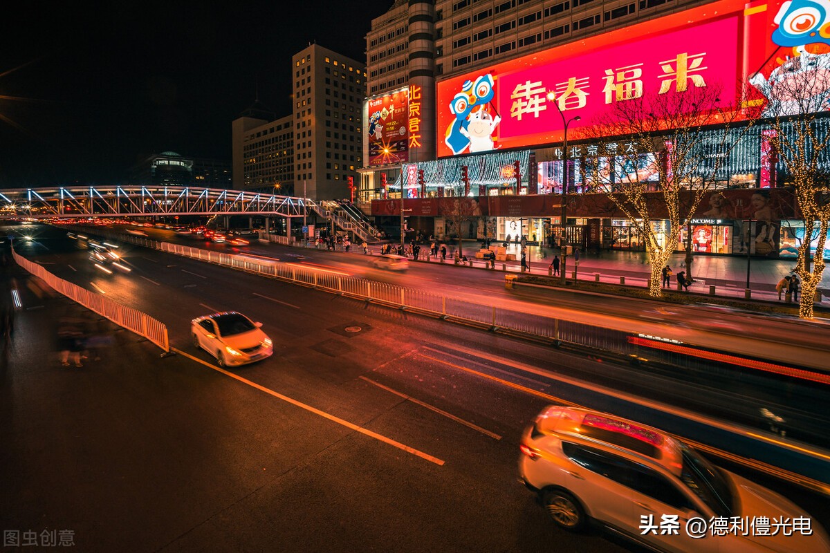 led贴膜屏能显示什么,led透明贴膜屏怎么使用