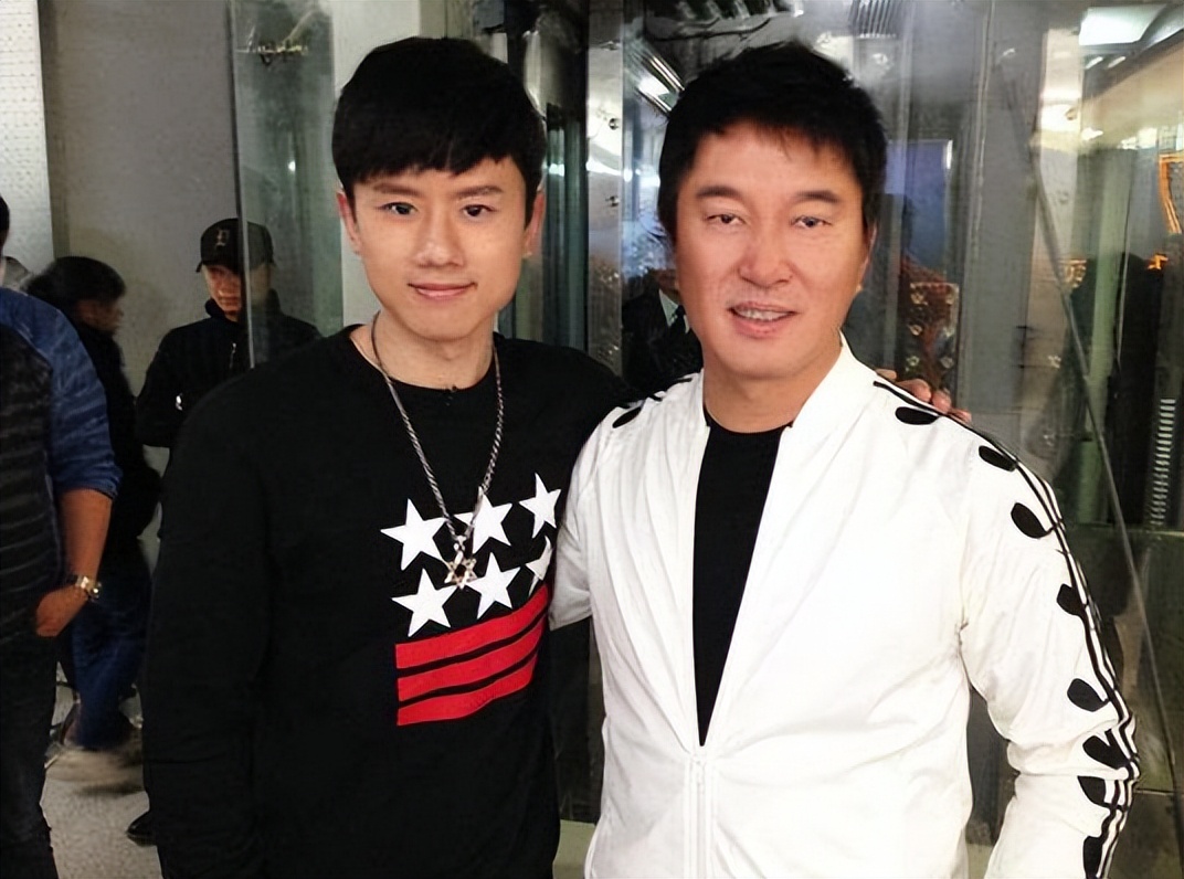 24位青歌赛冠军得主图片,6位歌手在巅峰时期逝世