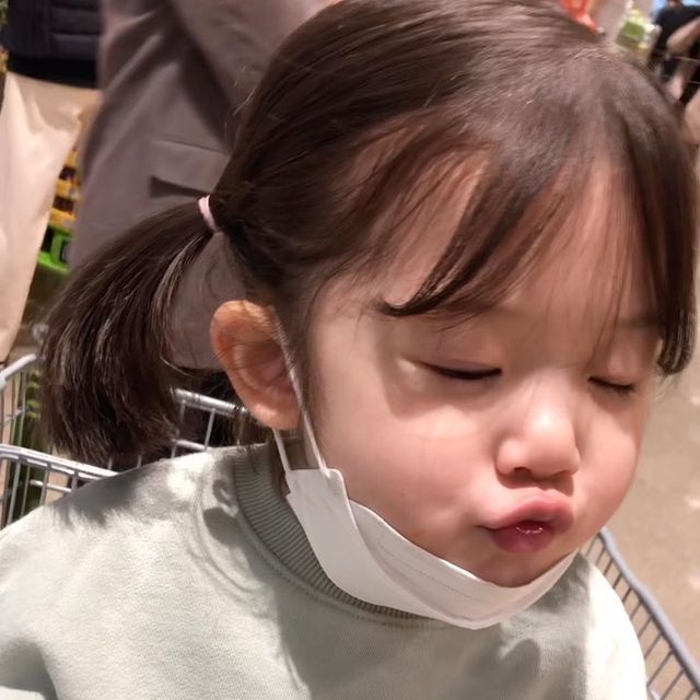 最近超火的可爱小女孩表情包,小女孩可爱萌表情包