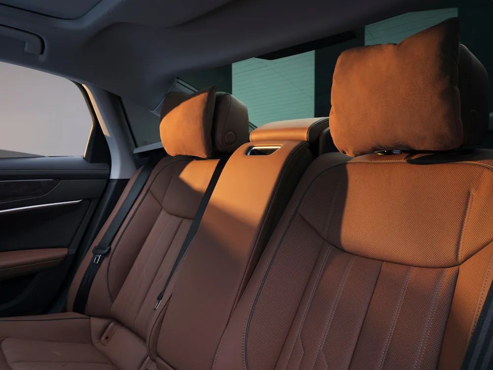 车市快递|历经50年发展8次车型换代新奥迪A6L上市