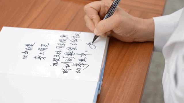 我走进西藏,我走进撒哈拉沙漠