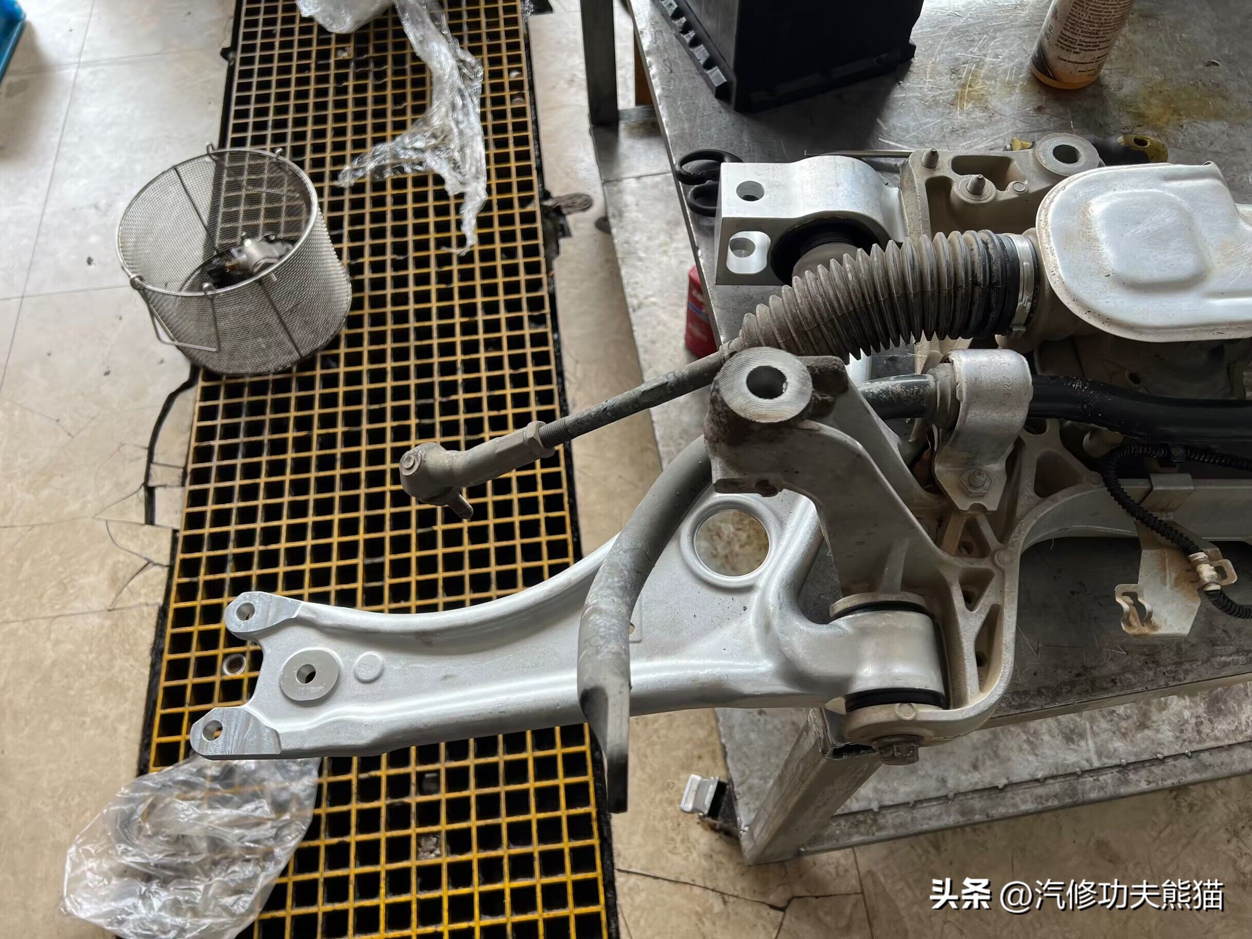 奥迪q3修车,奥迪q3烧机油大修发动机