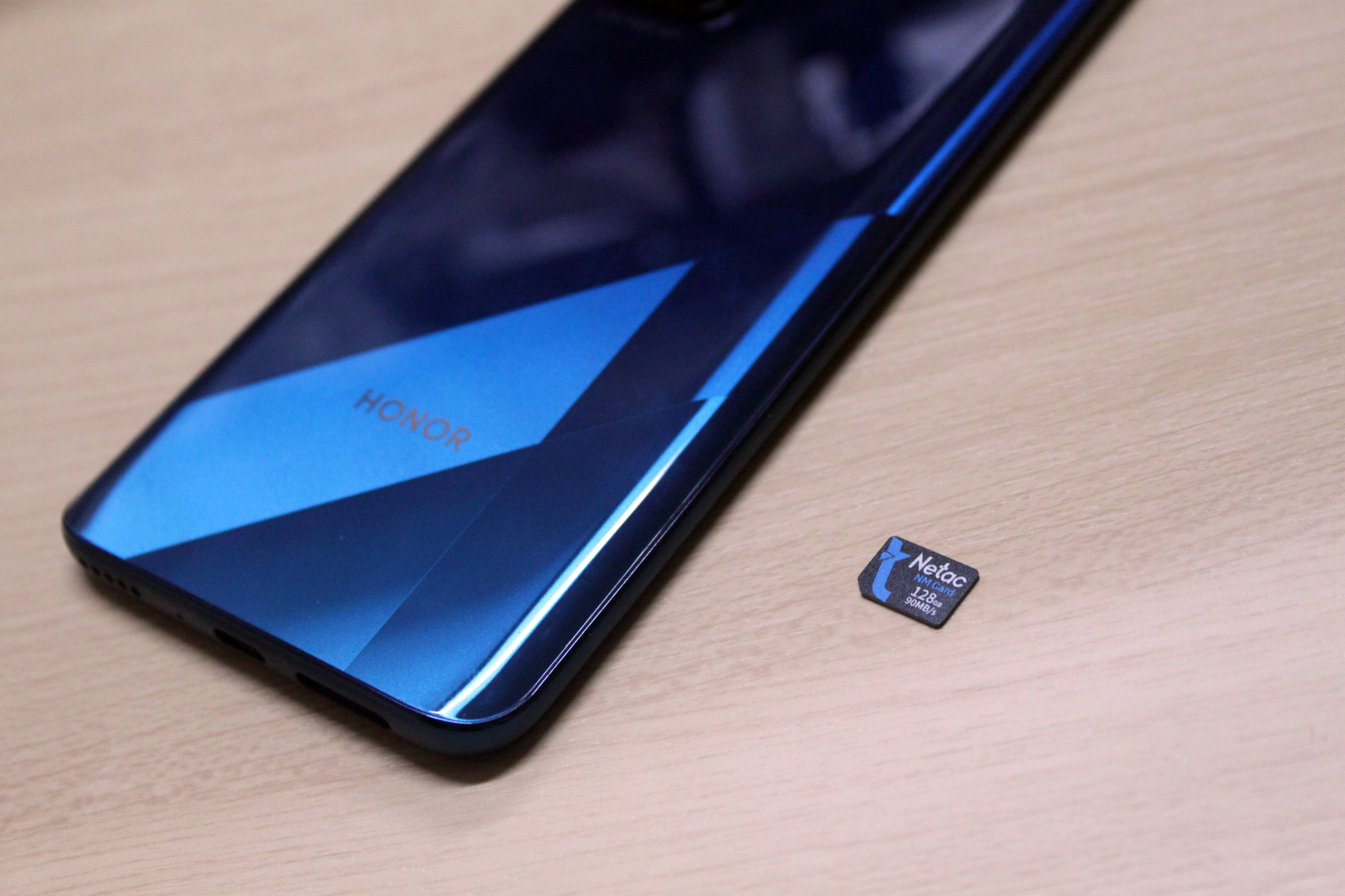 朗科NP70NM存储卡，华为荣耀手机的扩容神器