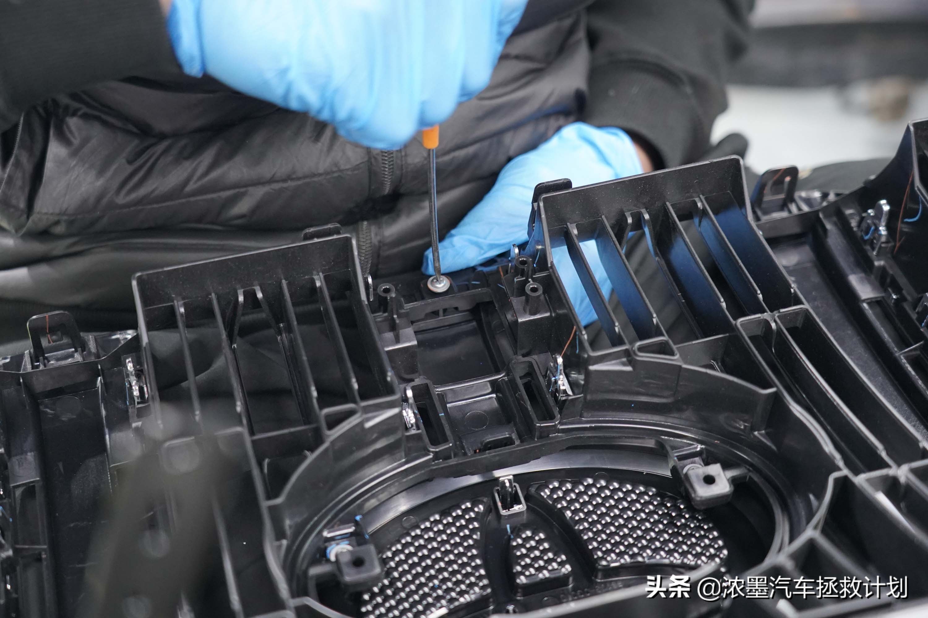 硬汉焕颜丰田普拉多续写越野传奇,修复翻新09年的丰田普拉多