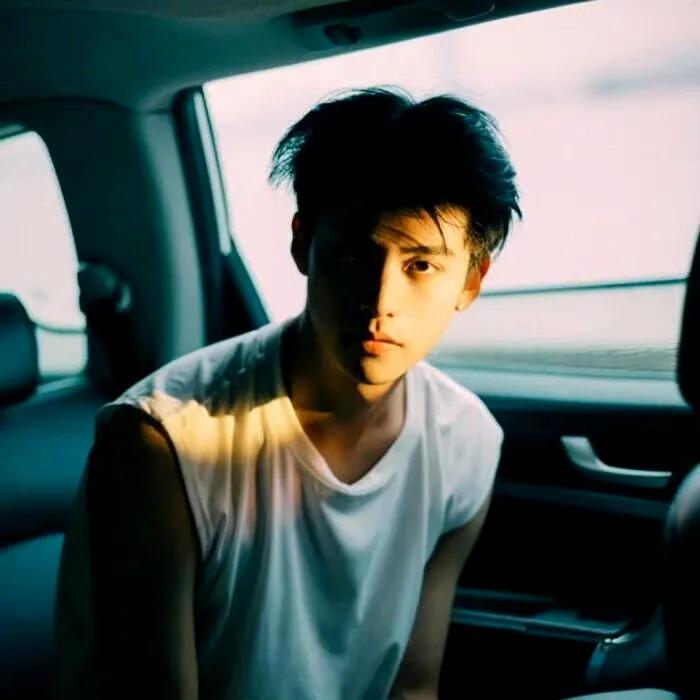 男生头像干净高级质感乐观,热情阳光明朗的男生头像