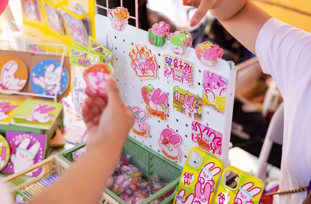 各单位注意！6.9-6.11「萌力全开！宠物文化市集」各摊主已就位！快来Pick你最中意的他