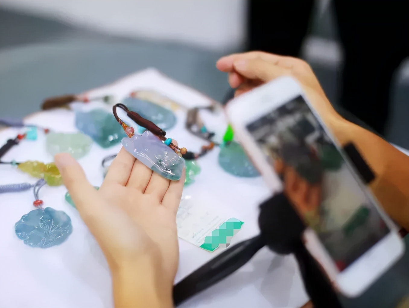 看翡翠直播被骗200万！这种“赌石”直播不能信