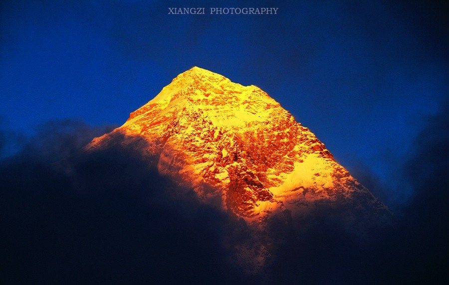 想去登珠峰感受什么,攒钱去旅行到底值不值