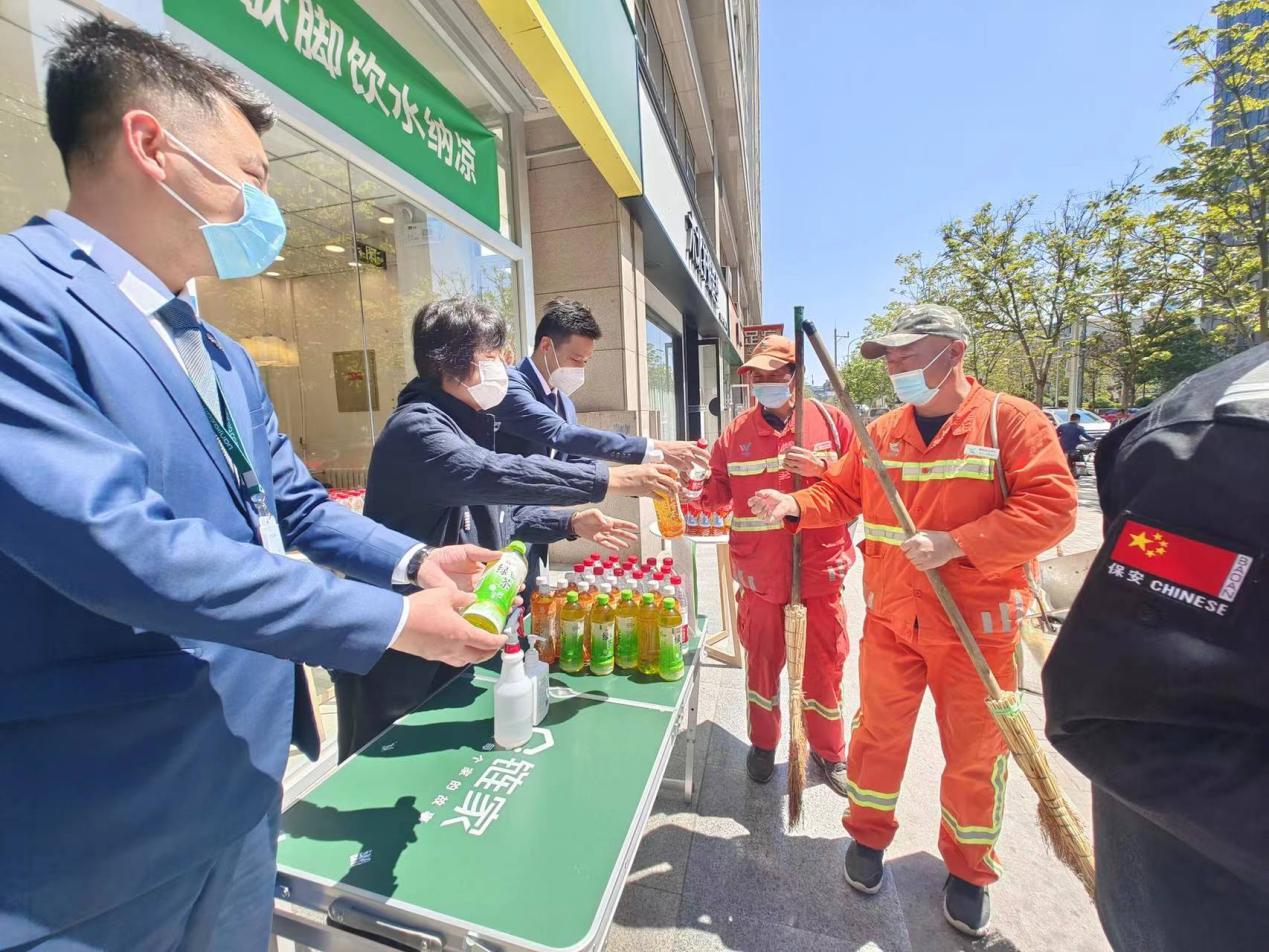 冬日里的温暖港湾，北京链家门店入选最美工会户外劳动者服务站点