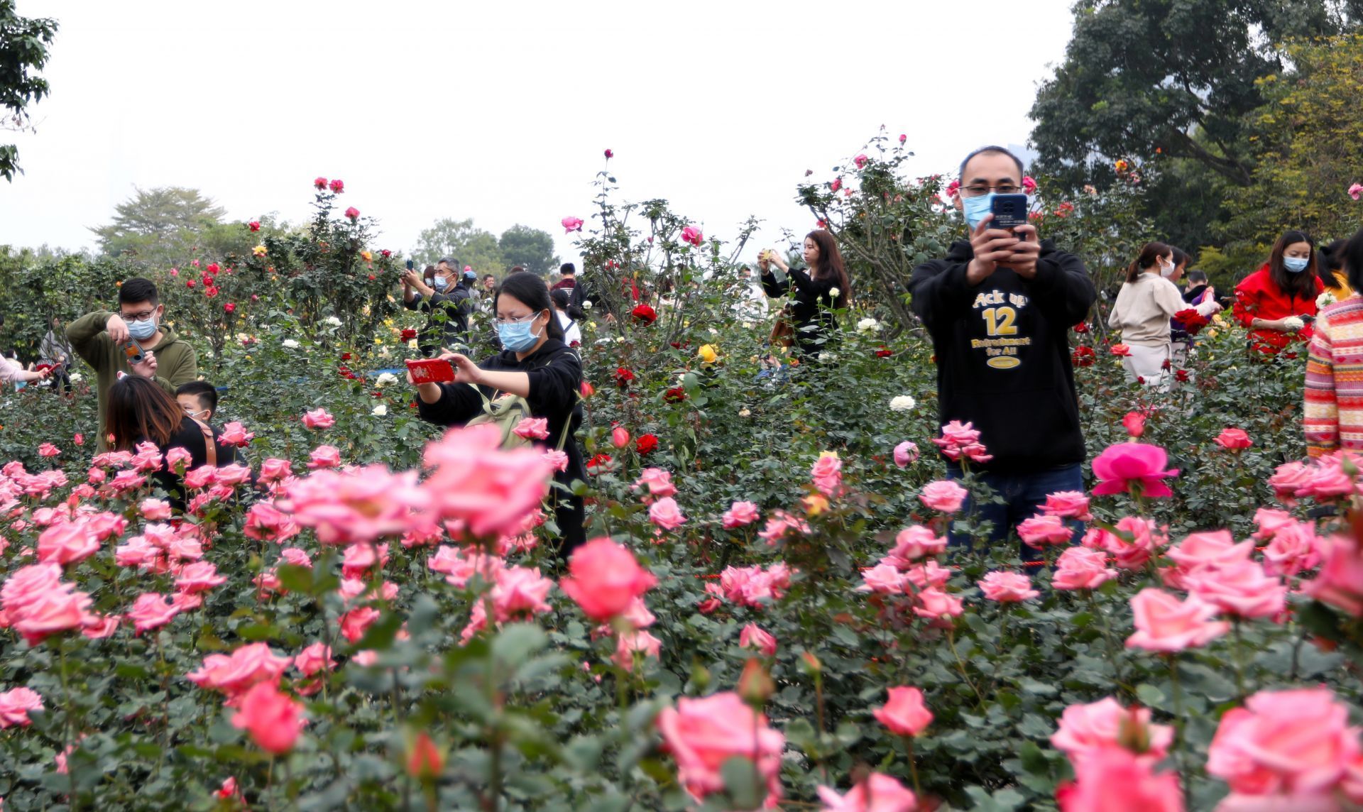抗疫彰显了哪些中国精神,中国积极抗疫弘扬了什么精神
