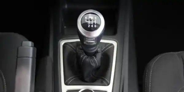 手动挡乡村道路会车操作技巧,手动挡加减挡操作技巧口诀