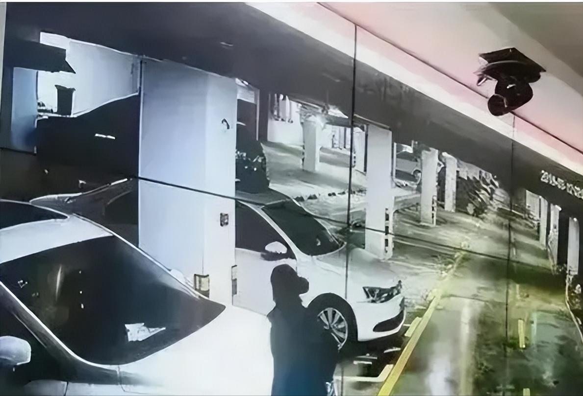 “毁了一生！大学美女不雅视频曝光，网友惊呼震撼尺度”