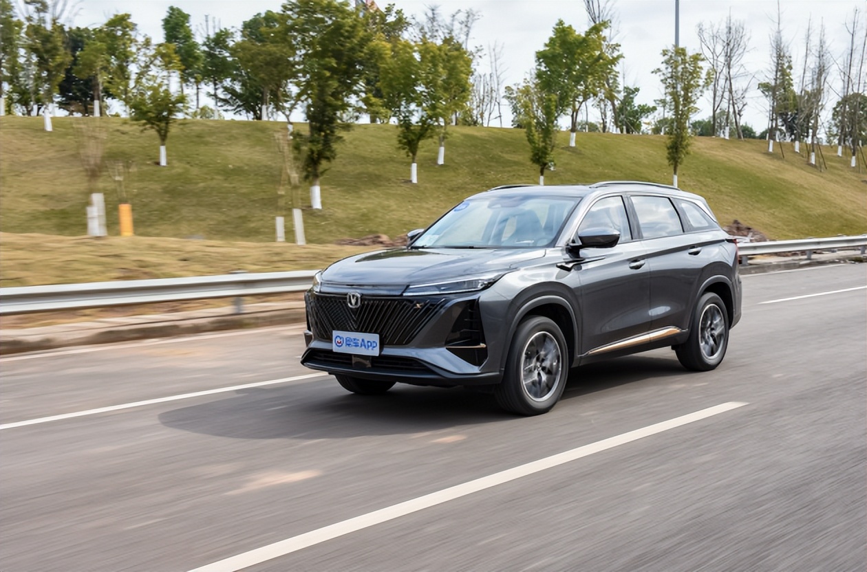 2.0第一代长安cs75值得入手吗,第二代长安cs75测试