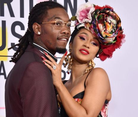 脸面算啥！女明星大秀“绝活”与粉丝激情交流，网友:可真刺激！