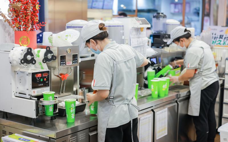 桂桂茶告诉你奶茶店怎么加盟,桂桂茶开放加盟了吗