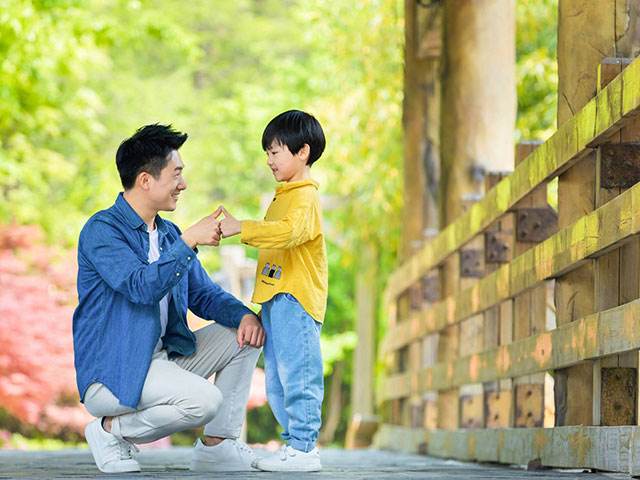 爸爸经常不在家该如何陪孩子,爸爸没时间陪孩子怎样和孩子沟通