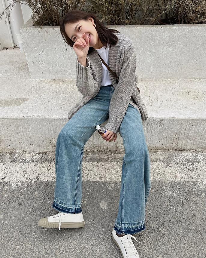 牛仔裤配什么鞋子好看又好搭,阔腿裤牛仔裤搭配什么鞋子好看
