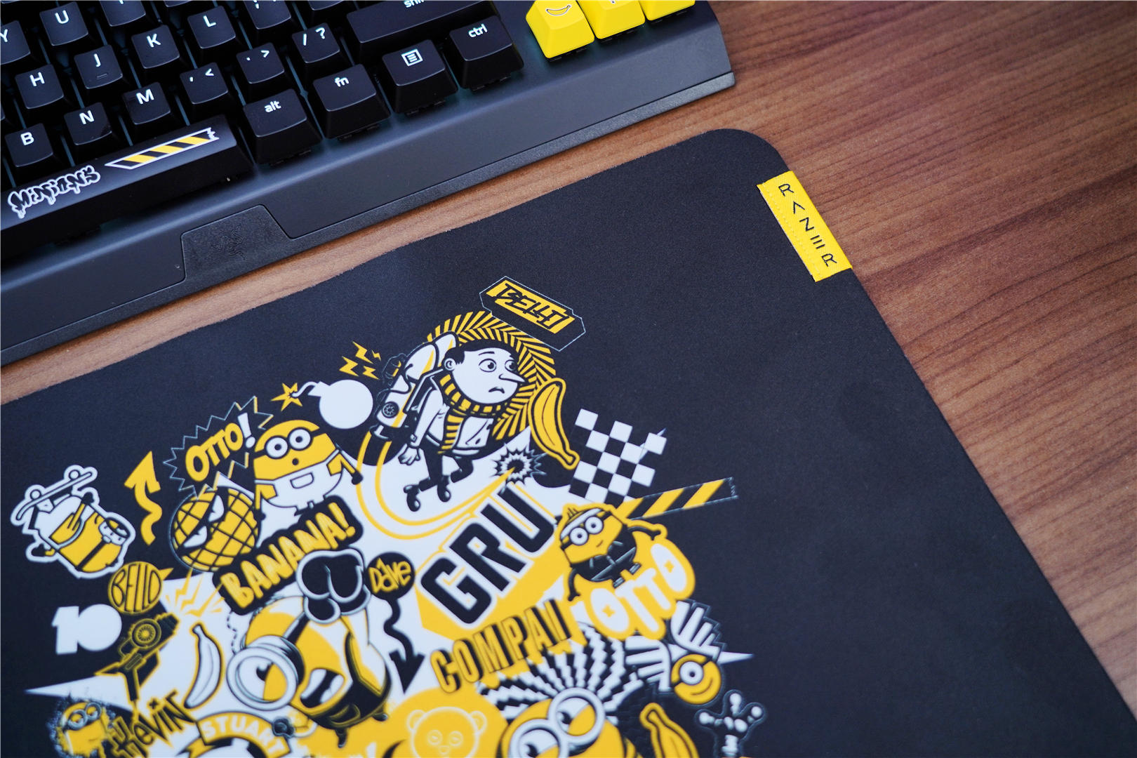 雷蛇黑寡妇小黄人联名,雷蛇小黄人什么时候发布的