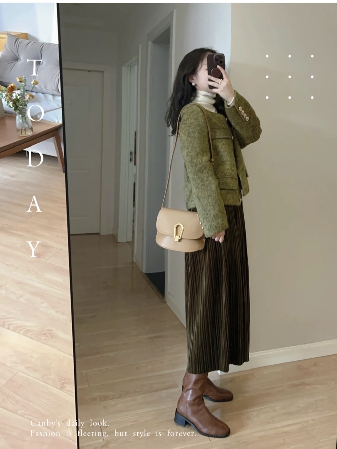 冬季流行鱼尾裙短款羽绒服穿搭,深色羽绒服搭配什么色的半身裙