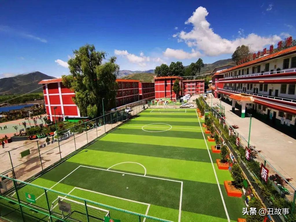 大凉山少年足球队,大凉山彝族足球少年