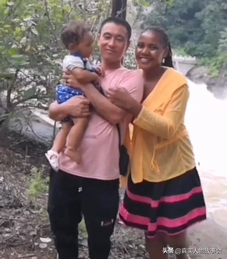 东北小伙在非洲打工娶莫桑比克媳妇,生俩娃,发现非洲女人很勤快