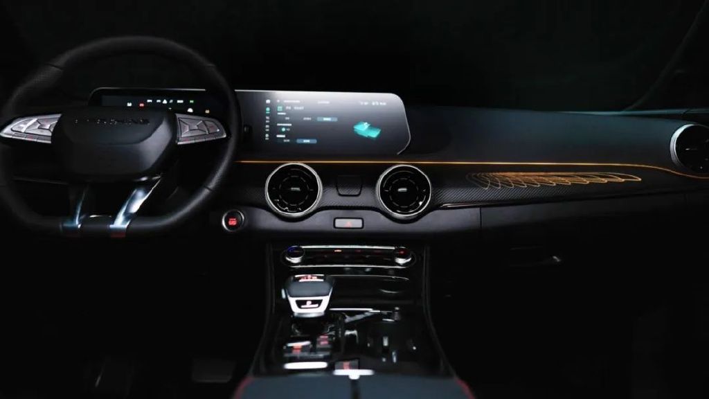 售10.89万-13.09万，风行T5EVO热浪联名伍六七高燃上市