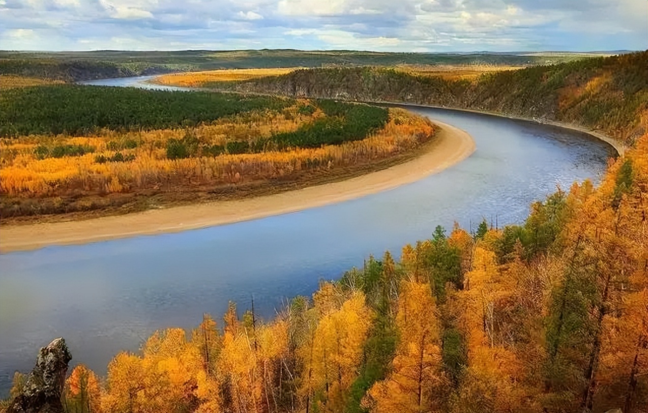 故地重游忆当年,故地重游忆往昔峥嵘岁月稠