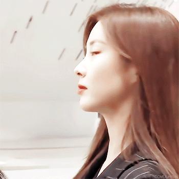 徐贤发型好百变，心机低马尾撩人于无形，焦糖橘发色时髦又显白