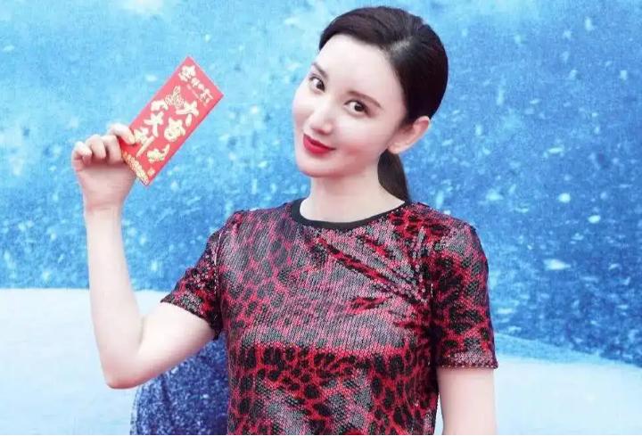 最近脸僵硬的女星,脸部变僵硬的女明星