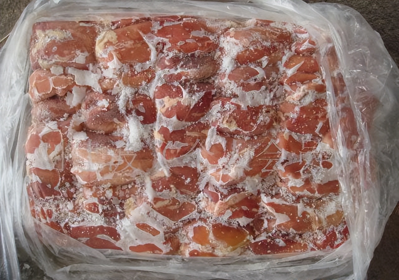 长期吃久冻肉对身体有害吗？冷冻肉怎么解冻才健康？答案来了