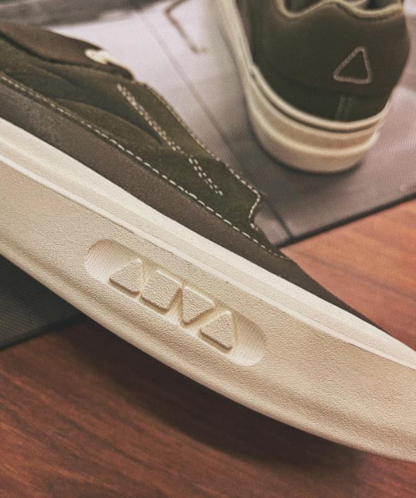 拉塞尔和国产篮球鞋,安踏拉塞尔球鞋一代