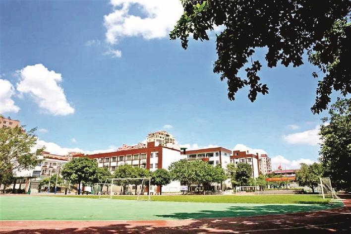 公明第一小学践行阳光教育，真正为人的终身发展奠基，铸就阳光教育品牌