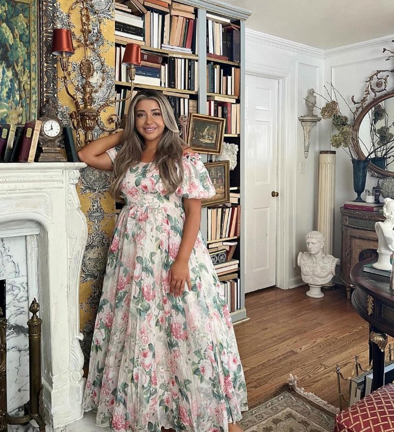 30岁女主装扮的美国住宅，花哨又闪亮，复古极繁主义也别具魅力