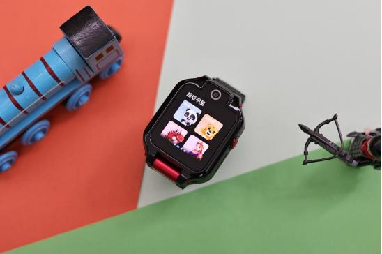 华为儿童手表5XPro深度体验：可翻转、可摘取屏幕，玩法更有趣