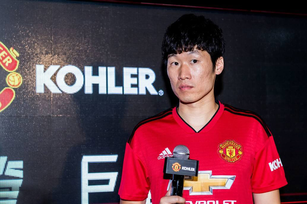 亚洲第一位欧冠得主,曼联高光朴智星