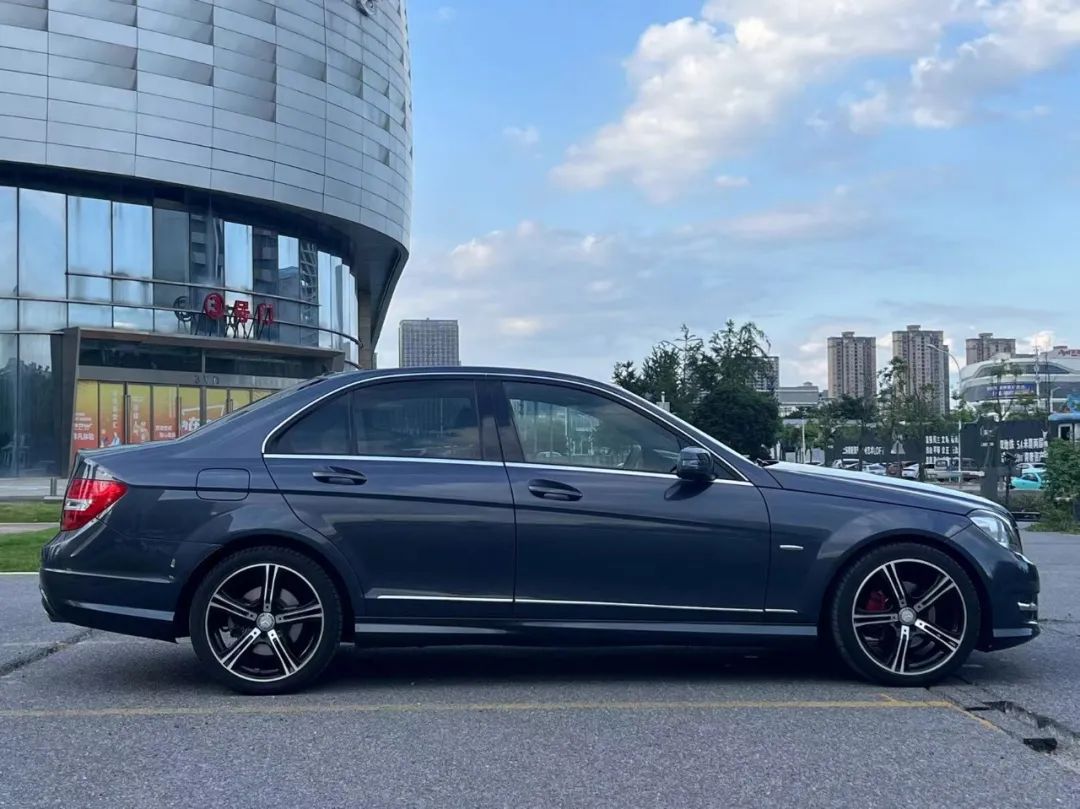 2015年的飞度新车落地多少钱,现在的全新飞度8万块就可以落地