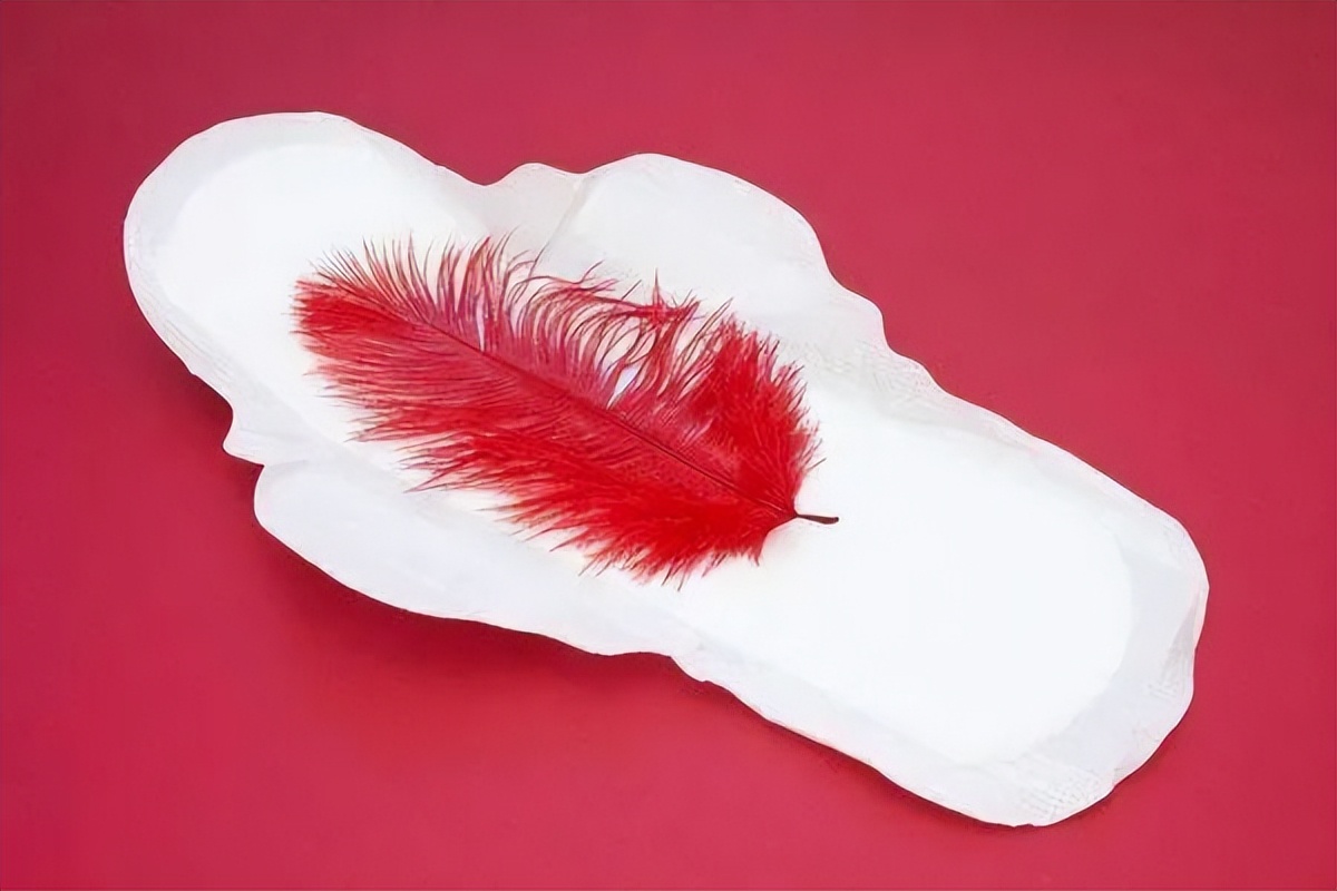 女孩首次“例假”黄金年龄是几岁？为了孩子，家长早了解有好处