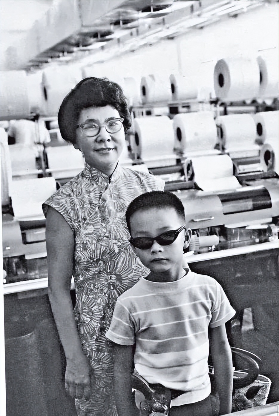 婆媳同命，不当贵妇成了强悍女掌门，扛起风华落尽的汽车王国