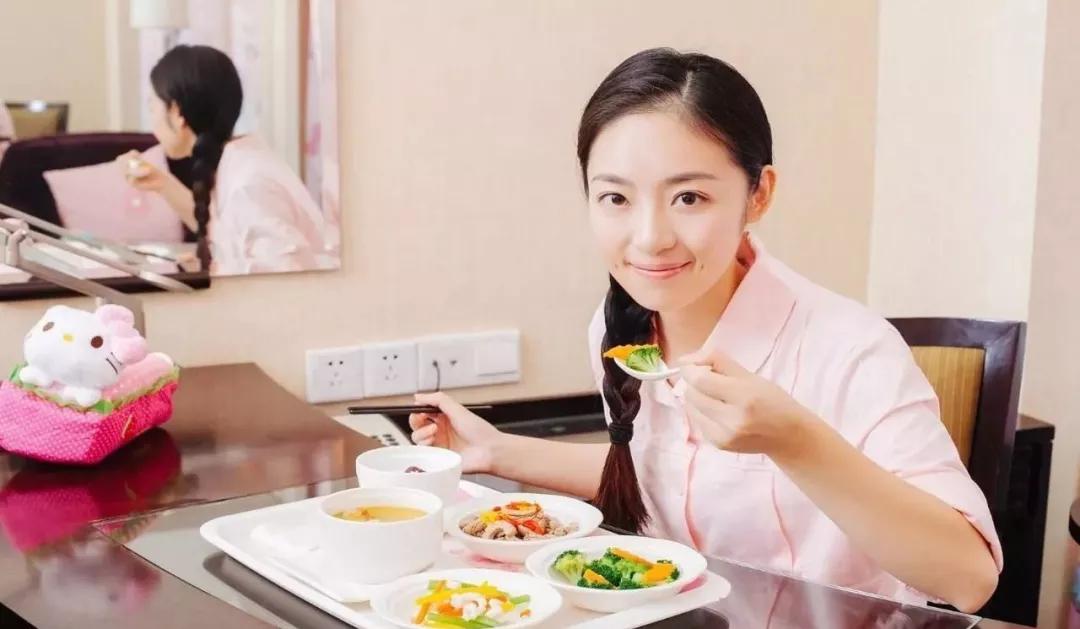 怀孕了多久出现反应呢,怀孕多久有反应症状明显