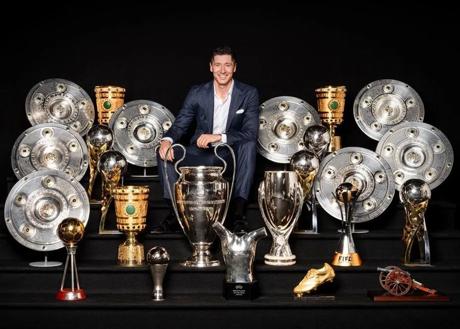 巴萨卖梅西签名袖标,巴萨售梅西签名队长袖标