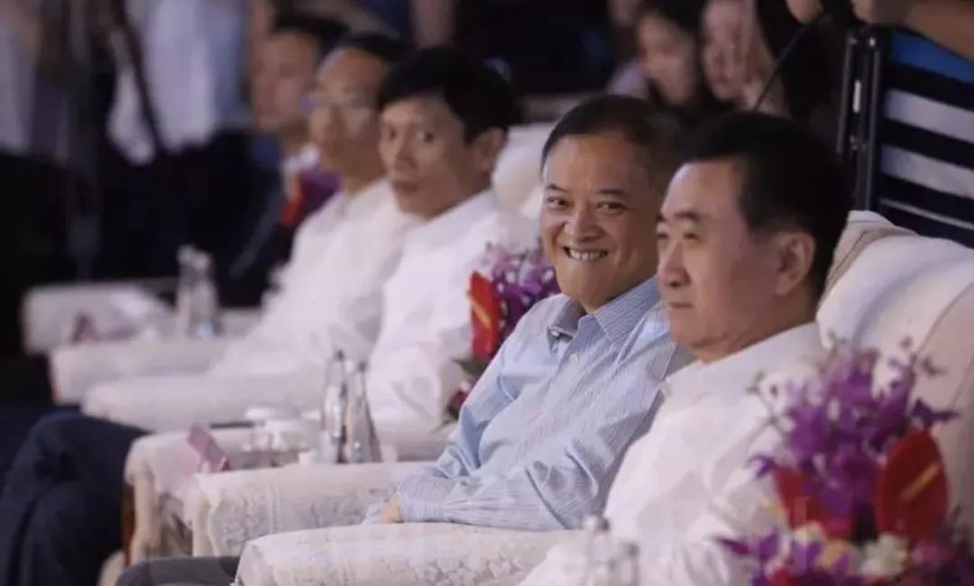 地产大鳄发家史,曾经地产界的风云人物